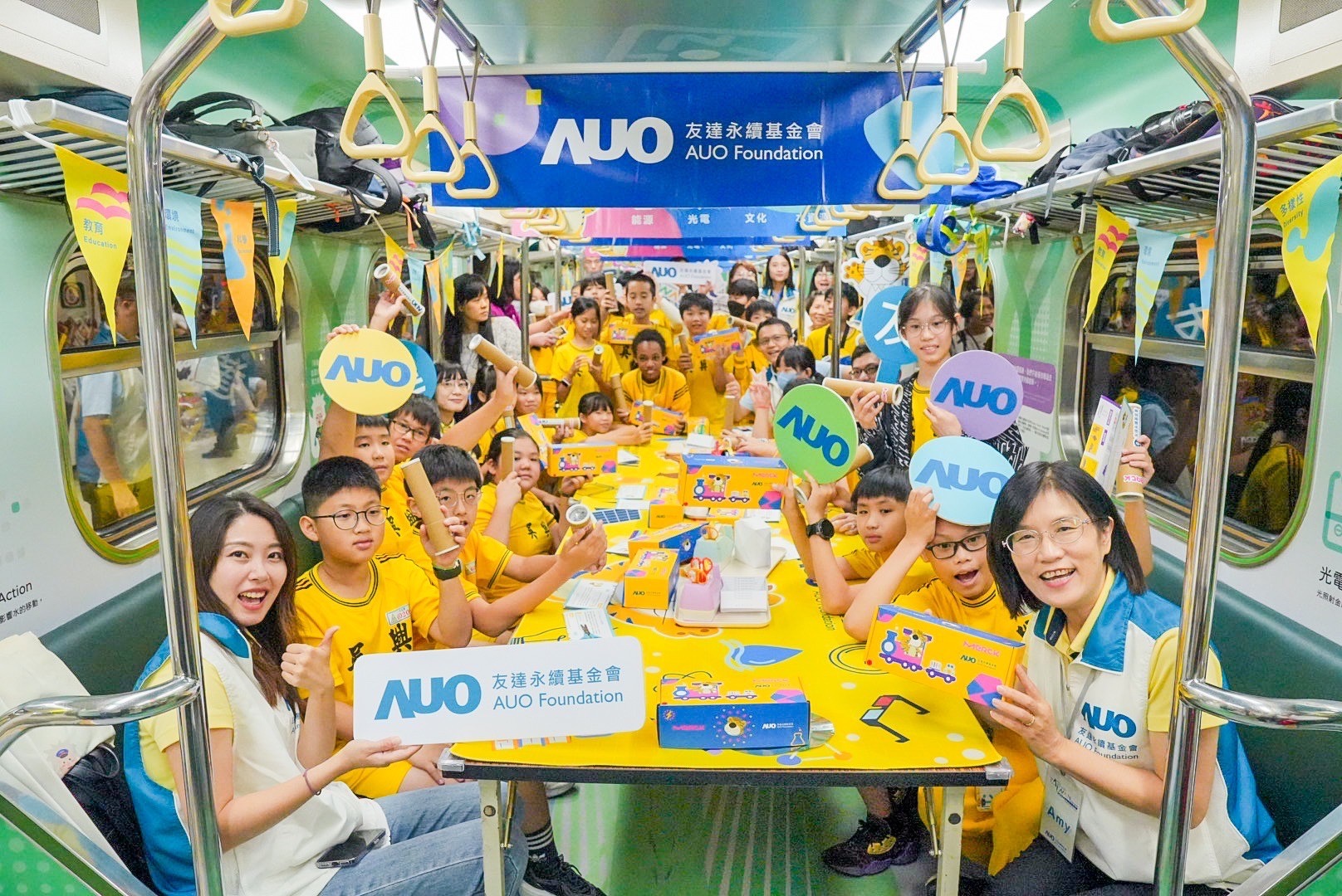 88BIFA永續基金會響應國科會推動的「臺灣科普環島列車」正式啟航，透過「生活中的科學」車廂課程設計，展開為期6天巡迴全臺17個縣市、停靠32站的移動式科普之旅